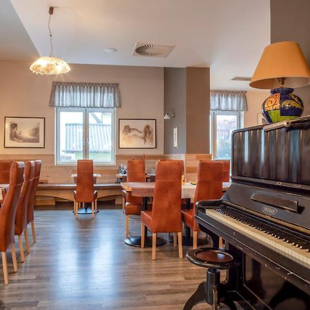 Hotel Pavilon à Říčany Extérieur photo