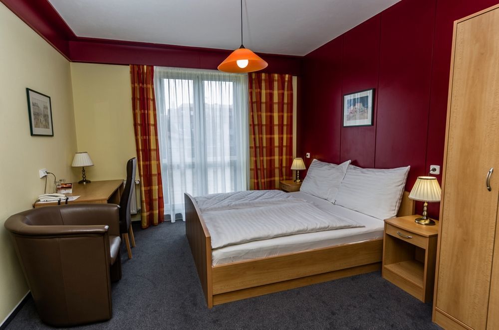 Hotel Pavilon à Říčany Extérieur photo