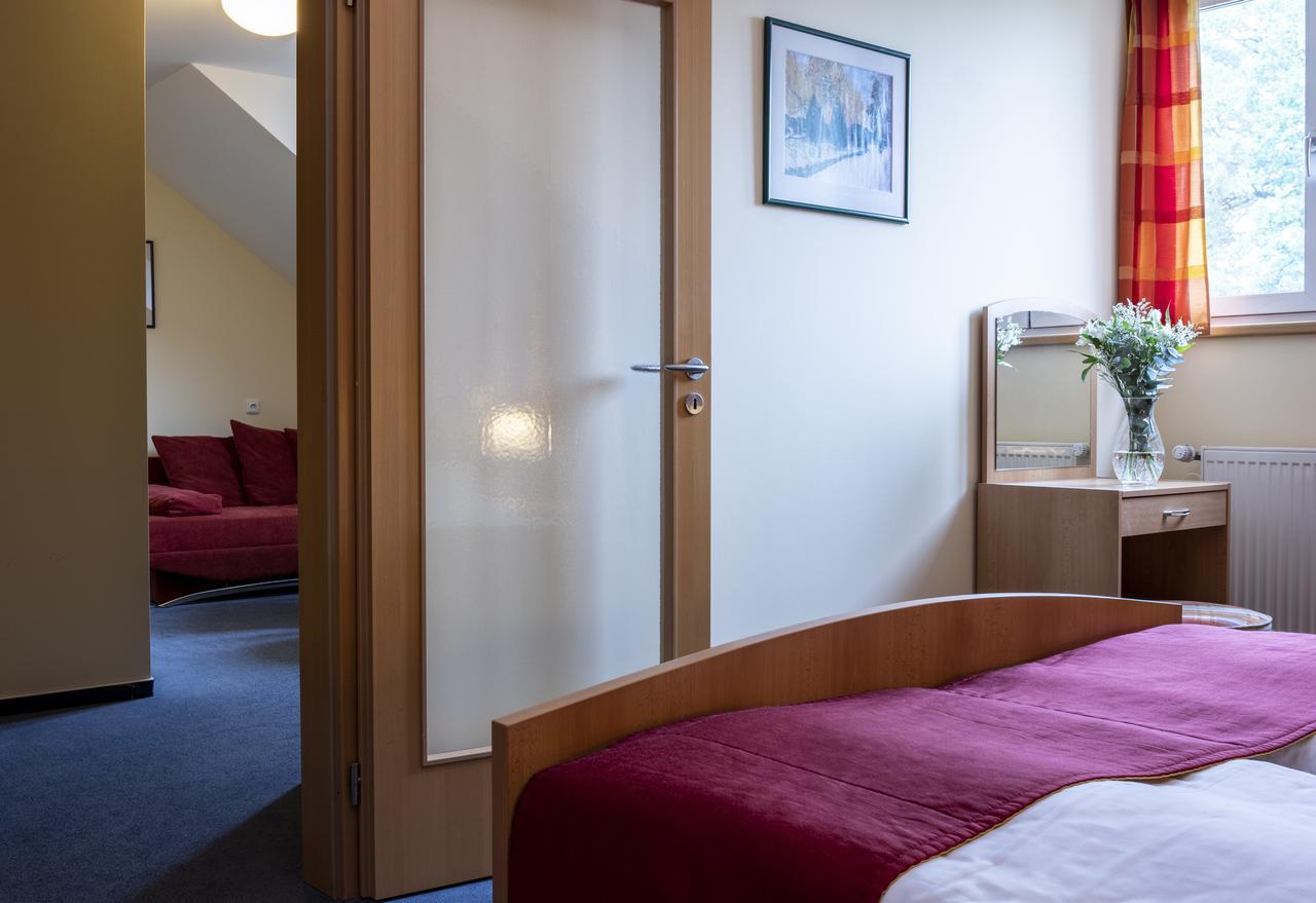 Hotel Pavilon à Říčany Extérieur photo