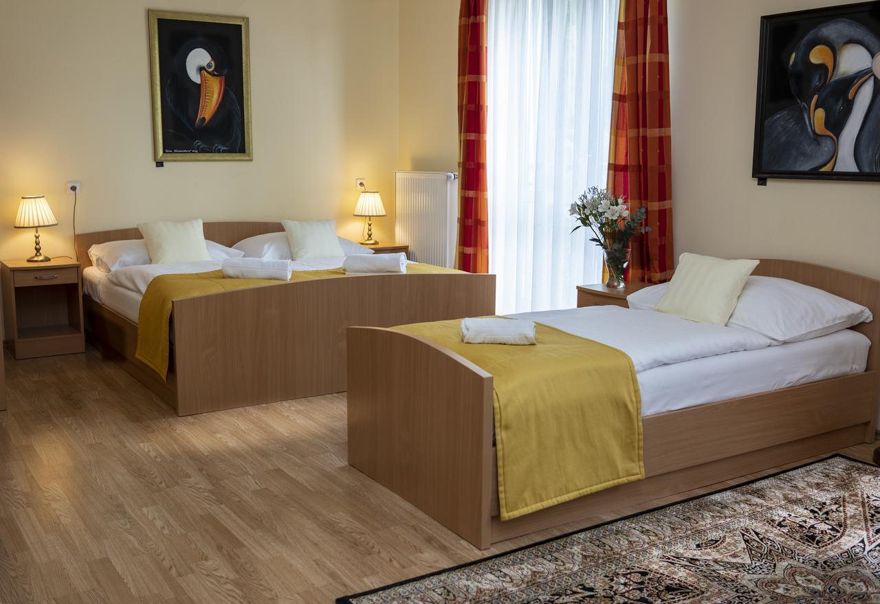 Hotel Pavilon à Říčany Extérieur photo