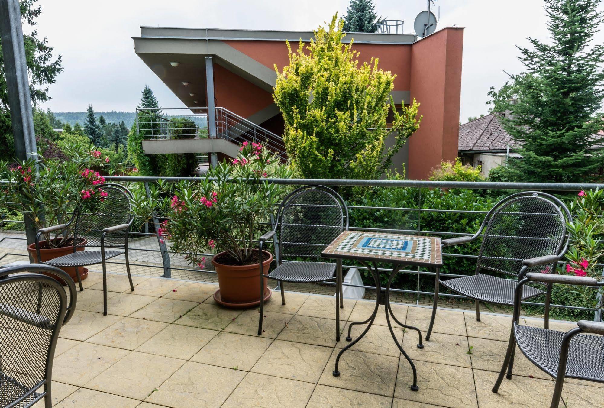 Hotel Pavilon à Říčany Extérieur photo