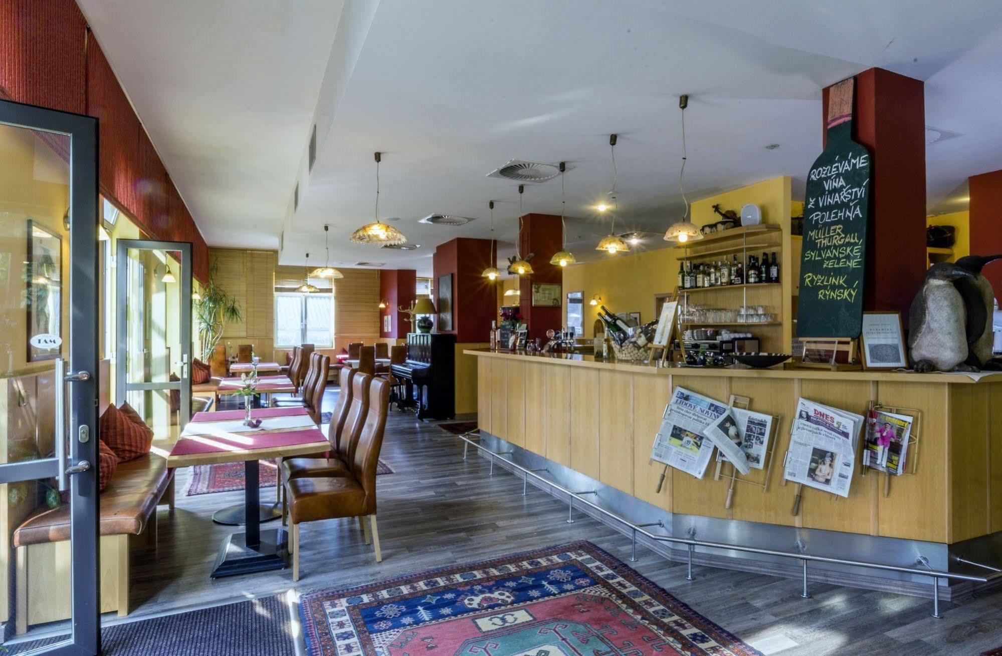 Hotel Pavilon à Říčany Extérieur photo