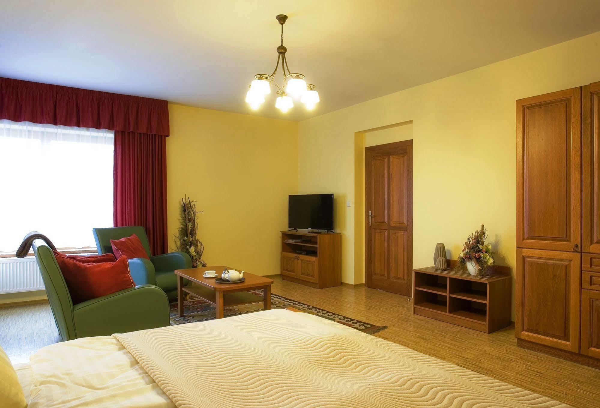 Hotel Pavilon à Říčany Extérieur photo