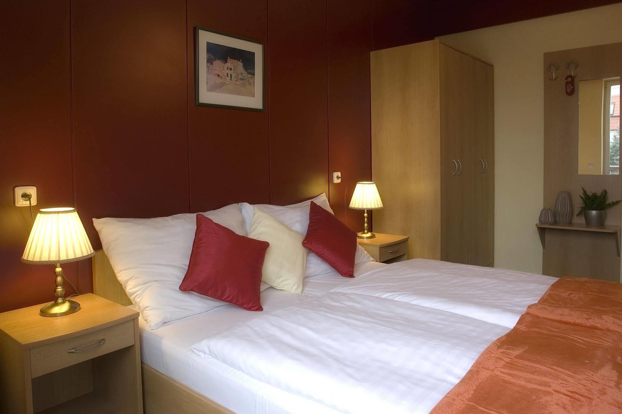 Hotel Pavilon à Říčany Extérieur photo