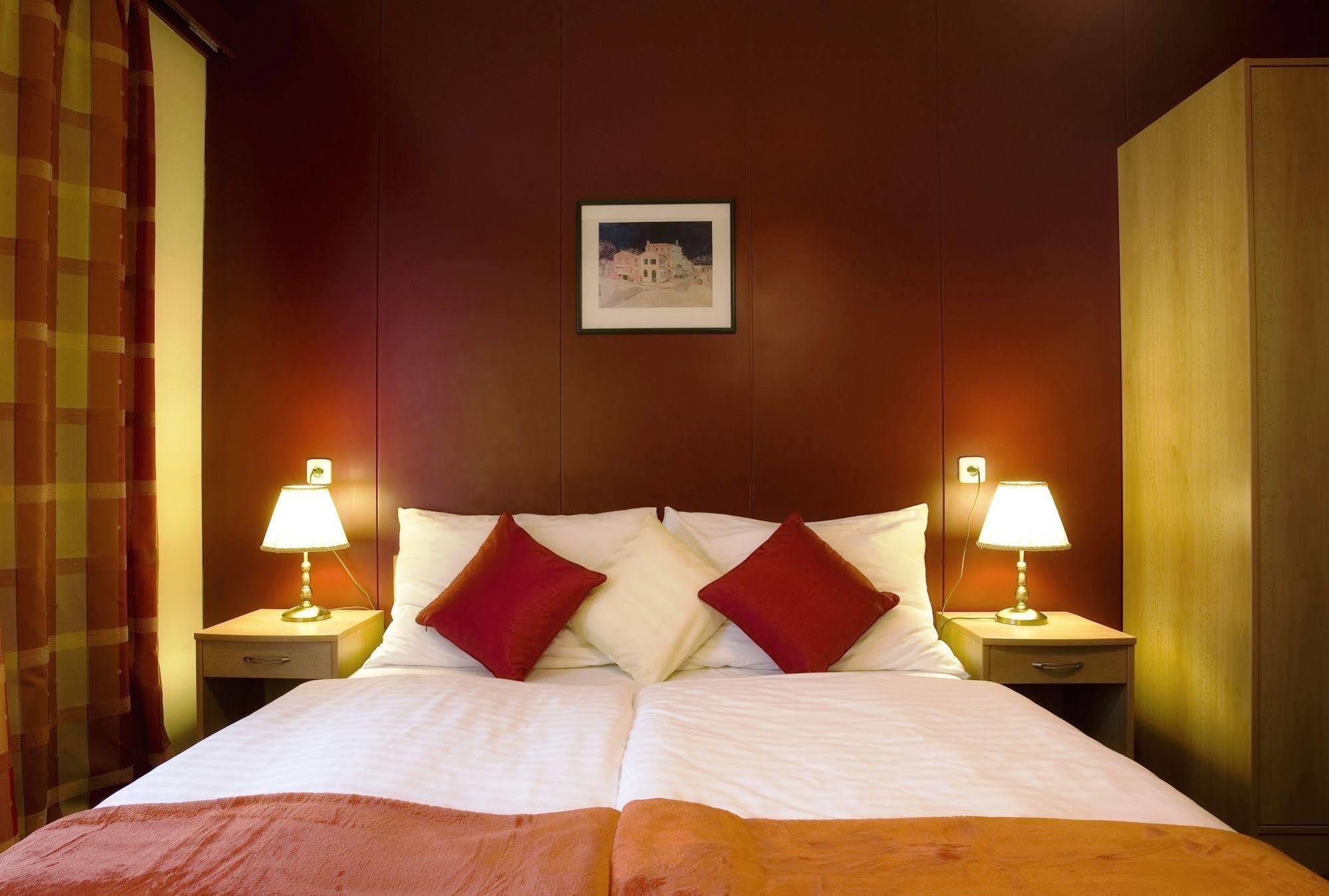 Hotel Pavilon à Říčany Extérieur photo